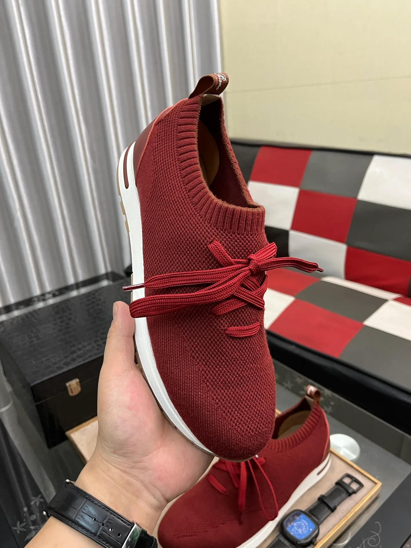 Men's shoes 💰420⌚️⌚️ (loro piana) new moccasin shoes official website original 1:1 mold opening, original quality 💯 fine workmanship, high-end luxury ☘ The upper is made of original waterproof treatment breathable fly-woven suede 🌴 luxury 🐂 leather lining 🍓 rubber wear-resistant outsole, size 38-44 (size 45 can be customized) 5️⃣ colors available